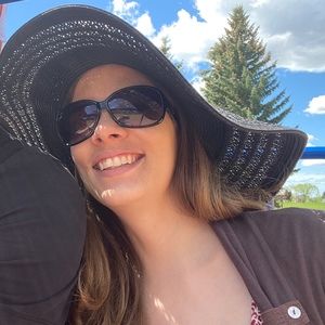 Meet your Posher, Jenny